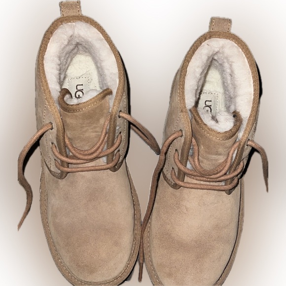 Men’s size 6 UGG NEUMEL FITS WOMANS SIZE 8 main image 6